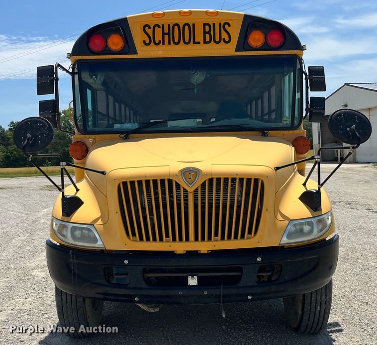image for item EK8650 2005 International CE300 school bus