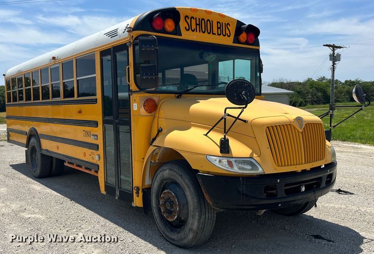 image for item EK8650 2005 International CE300 school bus