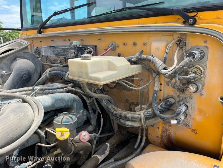 image for item EK8650 2005 International CE300 school bus