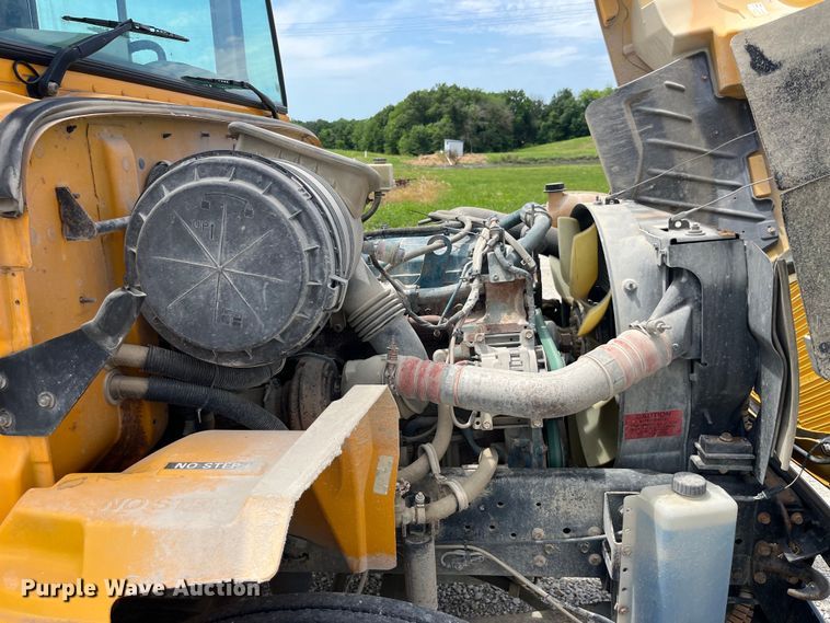 image for item EK8650 2005 International CE300 school bus