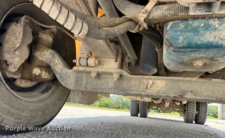 image for item EK8650 2005 International CE300 school bus