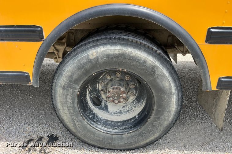 image for item EK8650 2005 International CE300 school bus