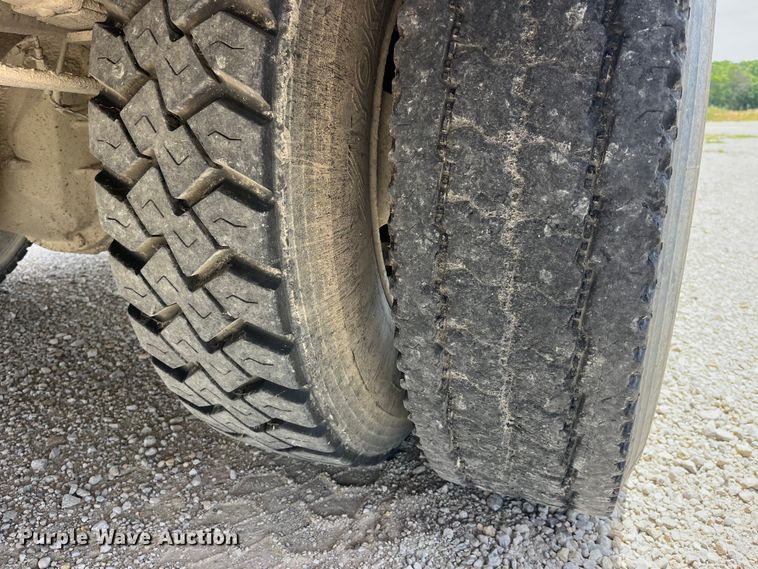 image for item EK8650 2005 International CE300 school bus