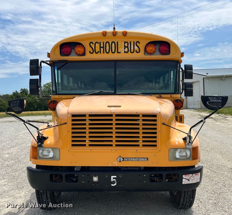 image for item EK8653 2002 International  3800 school bus