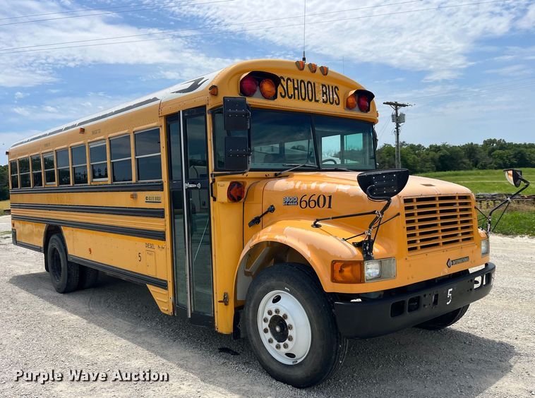 image for item EK8653 2002 International  3800 school bus