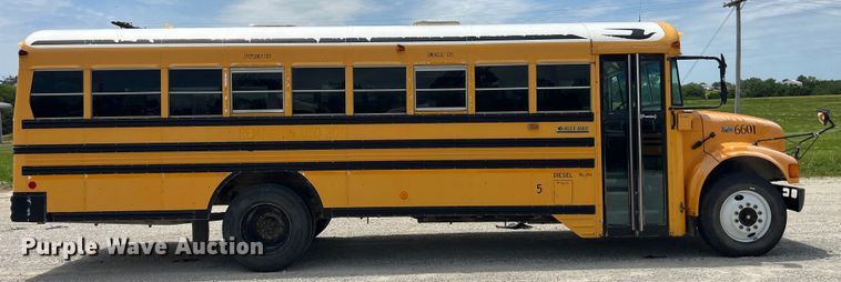 image for item EK8653 2002 International  3800 school bus