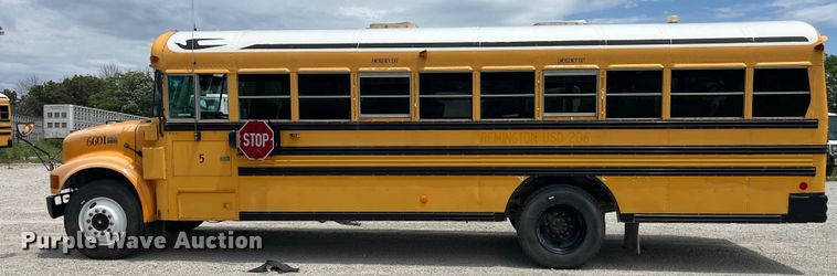 image for item EK8653 2002 International  3800 school bus