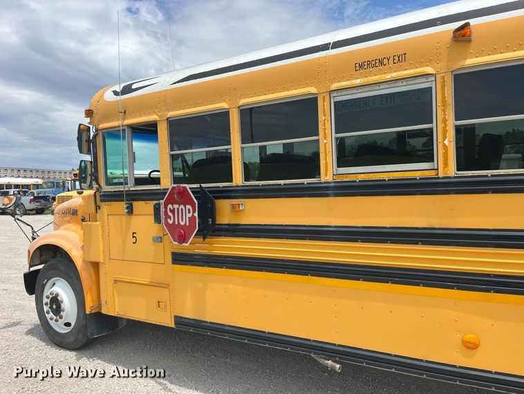 image for item EK8653 2002 International  3800 school bus