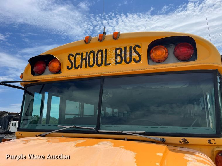 image for item EK8653 2002 International  3800 school bus