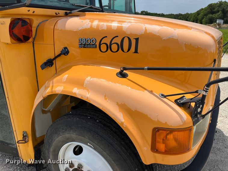 image for item EK8653 2002 International  3800 school bus