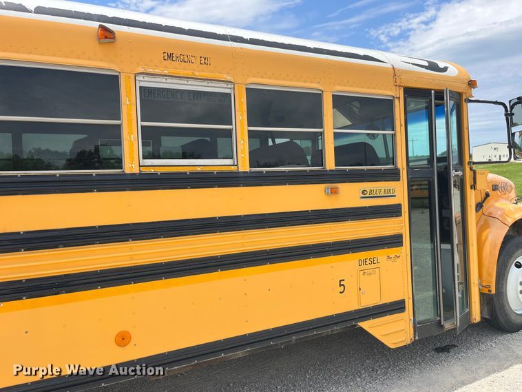image for item EK8653 2002 International  3800 school bus