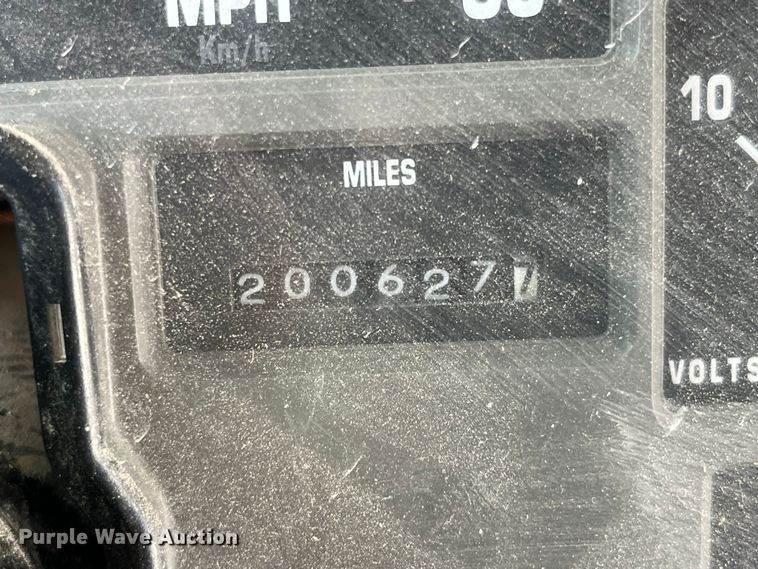 image for item EK8653 2002 International  3800 school bus