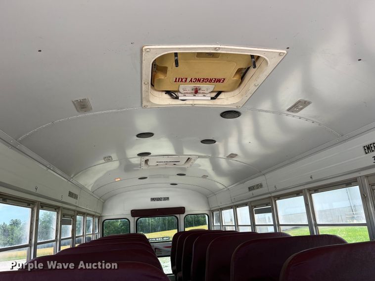 image for item EK8653 2002 International  3800 school bus