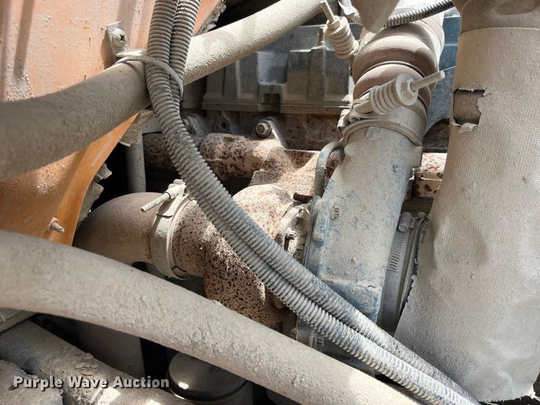 image for item EK8653 2002 International  3800 school bus