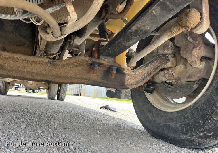 image for item EK8653 2002 International  3800 school bus