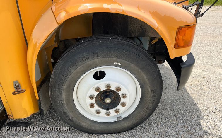 image for item EK8653 2002 International  3800 school bus