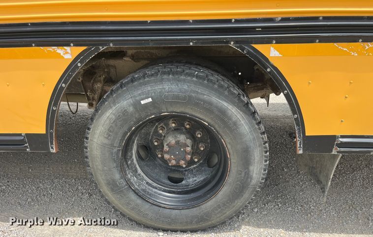 image for item EK8653 2002 International  3800 school bus