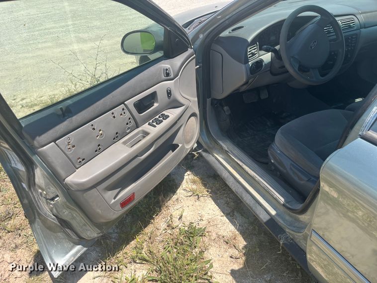 image for item EK8681 2006 Ford Taurus SE 