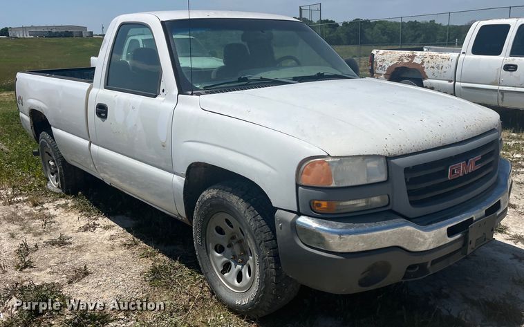 image for item EK8686 2006 GMC Sierra 1500 pickup truck