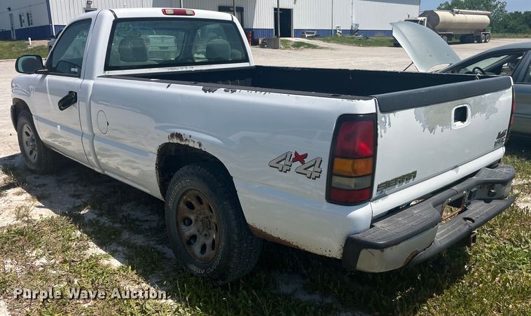 image for item EK8686 2006 GMC Sierra 1500 pickup truck