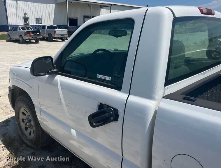 image for item EK8686 2006 GMC Sierra 1500 pickup truck