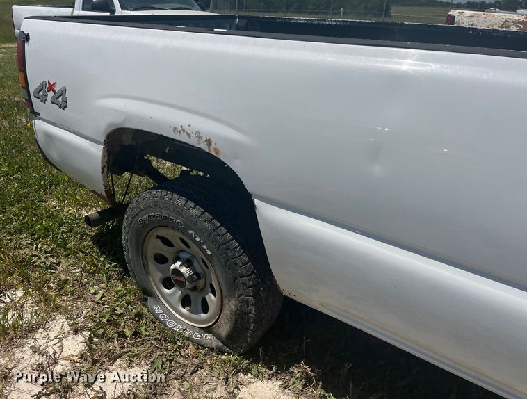 image for item EK8686 2006 GMC Sierra 1500 pickup truck
