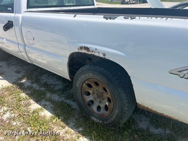 image for item EK8686 2006 GMC Sierra 1500 pickup truck