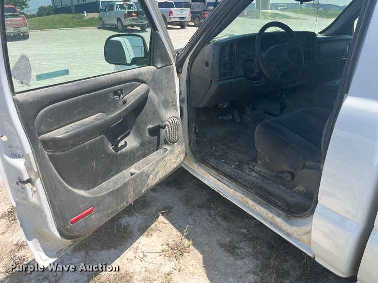 image for item EK8686 2006 GMC Sierra 1500 pickup truck