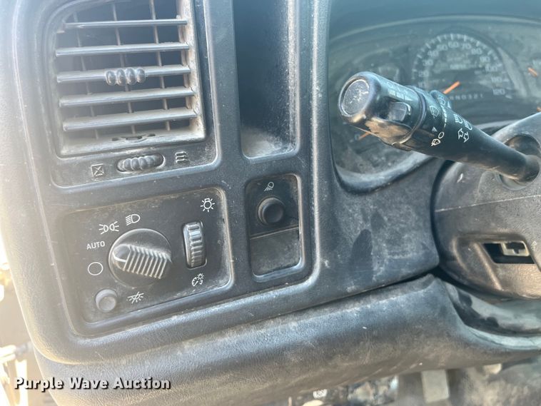 image for item EK8686 2006 GMC Sierra 1500 pickup truck