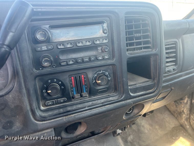 image for item EK8686 2006 GMC Sierra 1500 pickup truck