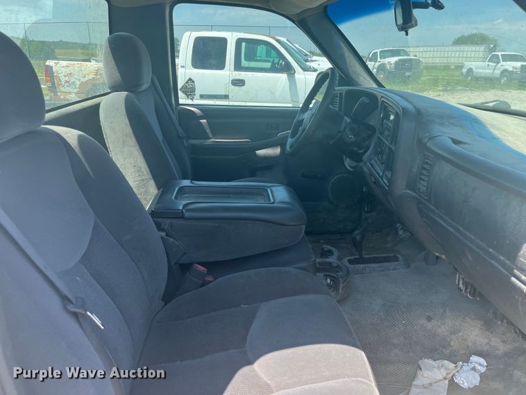 image for item EK8686 2006 GMC Sierra 1500 pickup truck