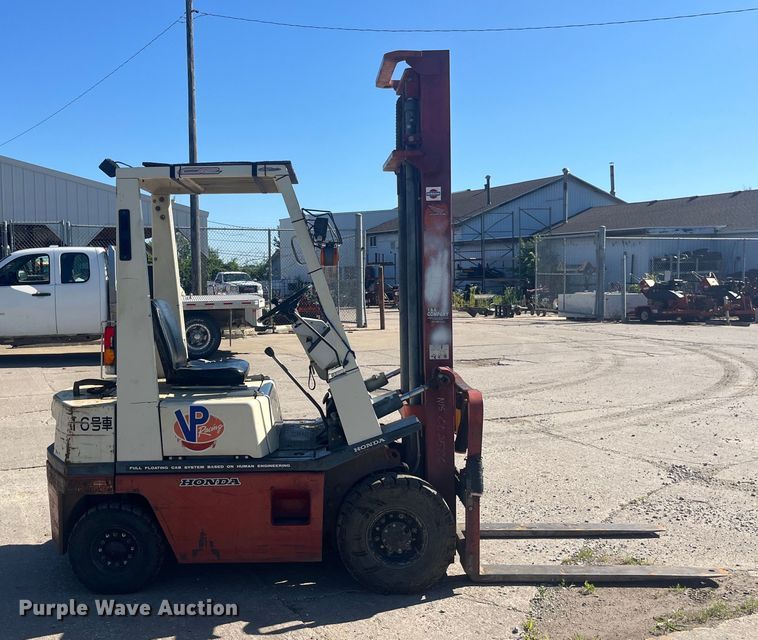 image for item EK8690 Nissan forklift