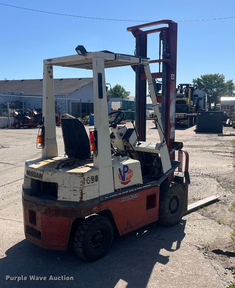 image for item EK8690 Nissan forklift