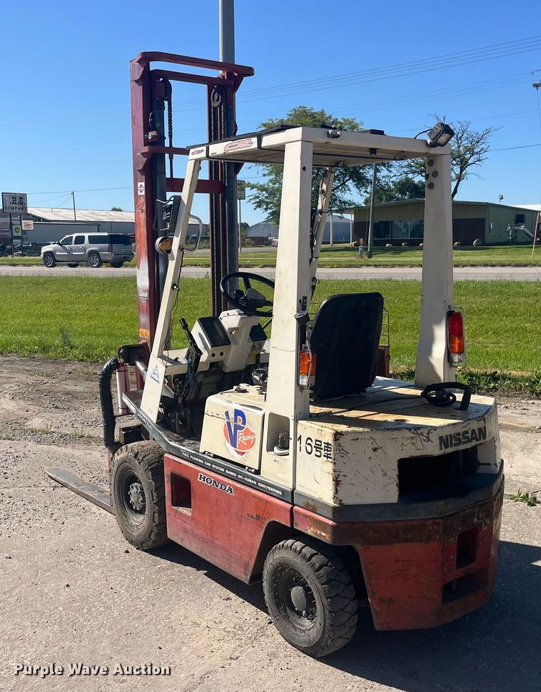 image for item EK8690 Nissan forklift