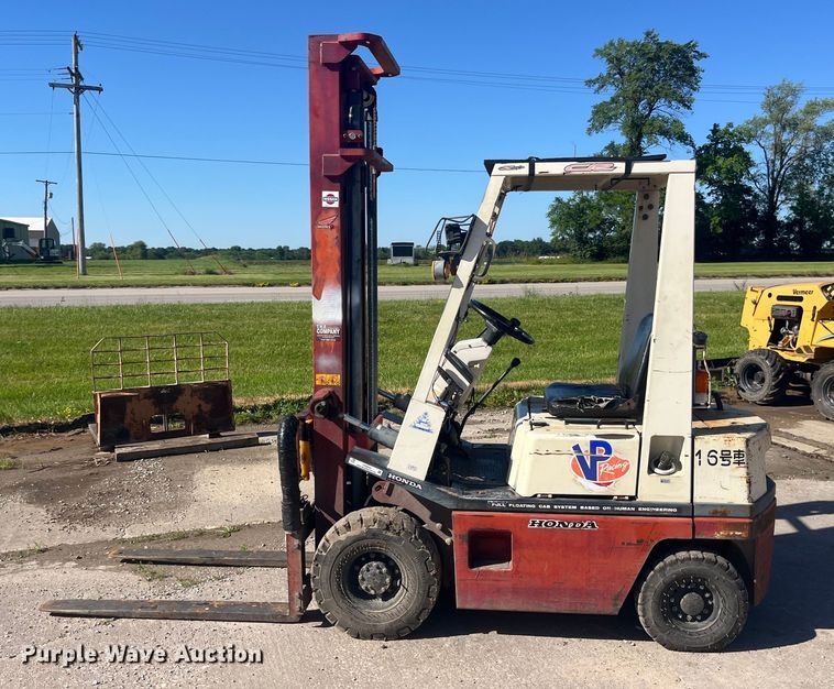 image for item EK8690 Nissan forklift