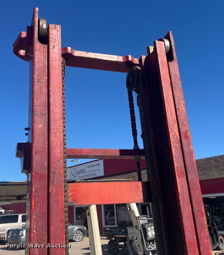 image for item EK8690 Nissan forklift