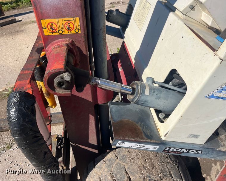 image for item EK8690 Nissan forklift