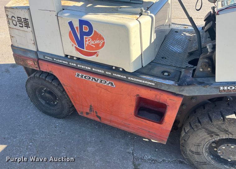 image for item EK8690 Nissan forklift