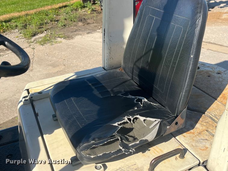 image for item EK8690 Nissan forklift