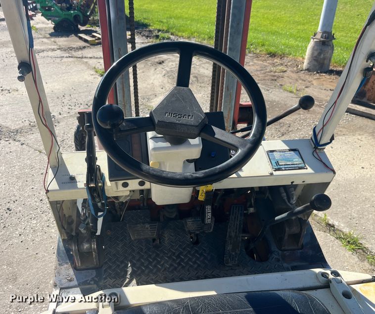 image for item EK8690 Nissan forklift
