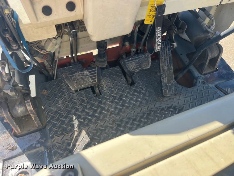 image for item EK8690 Nissan forklift