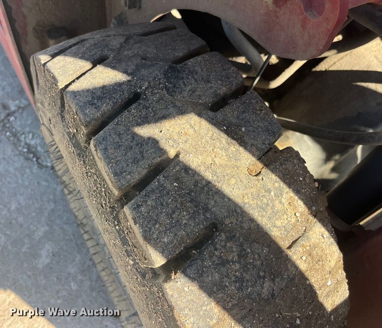 image for item EK8690 Nissan forklift