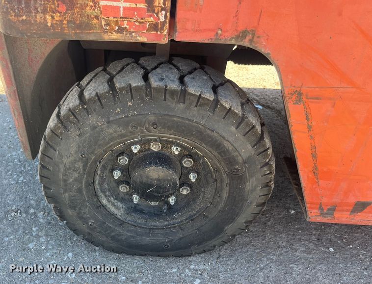 image for item EK8690 Nissan forklift