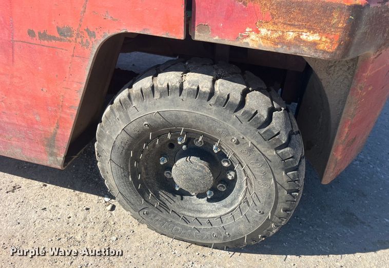 image for item EK8690 Nissan forklift