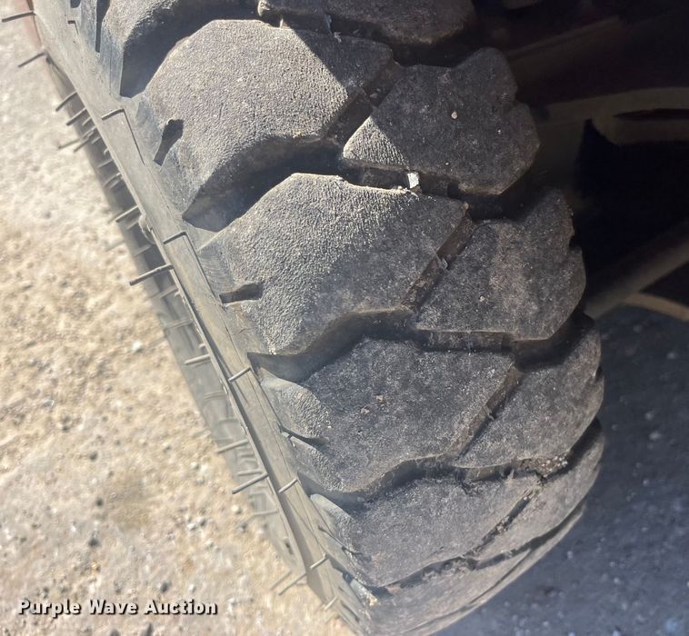 image for item EK8690 Nissan forklift