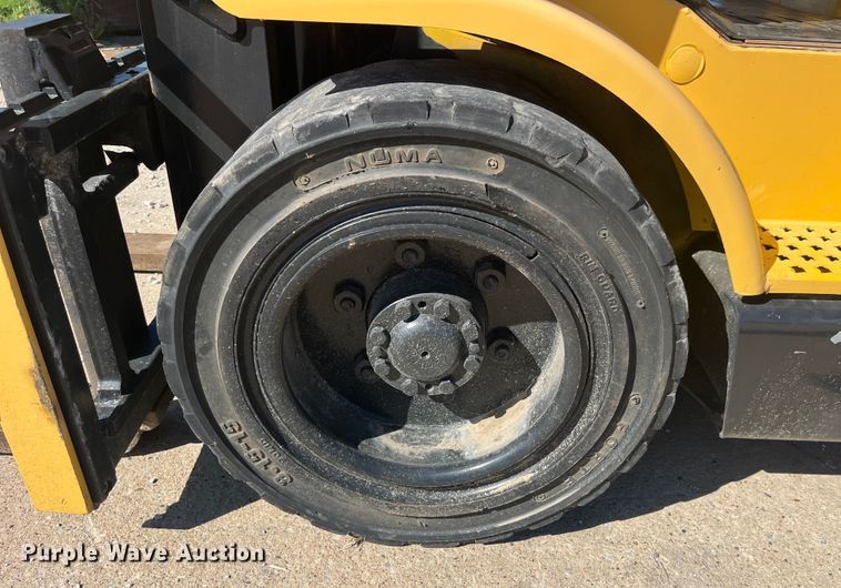 image for item EK8691 2010 Hyster H60XM forklift