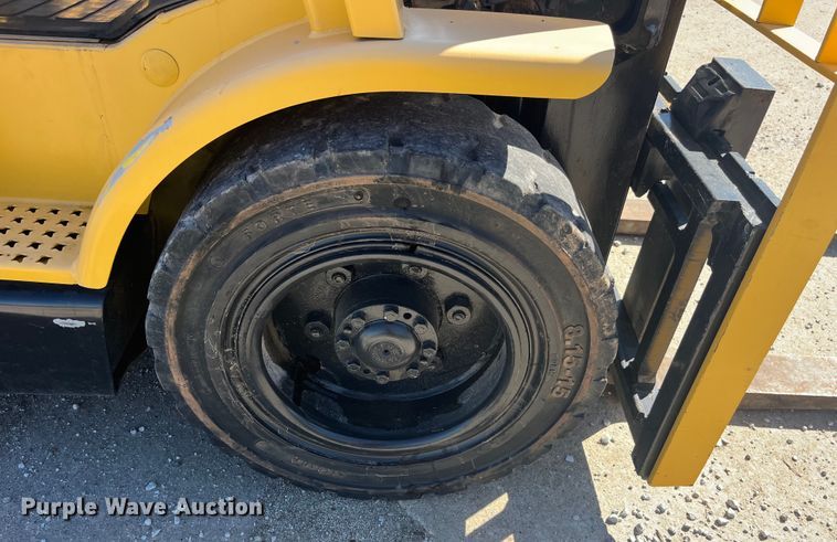 image for item EK8691 2010 Hyster H60XM forklift