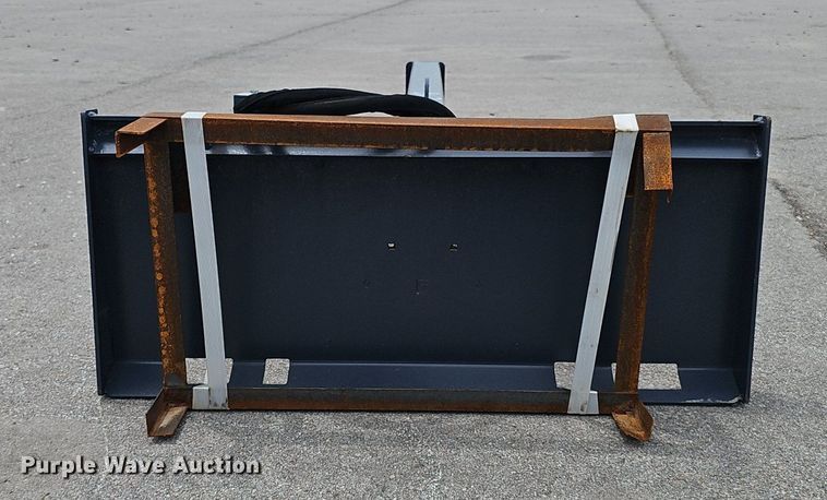 image for item IO9980 2024 Handy Attachments HLS35 skid steer log splitter