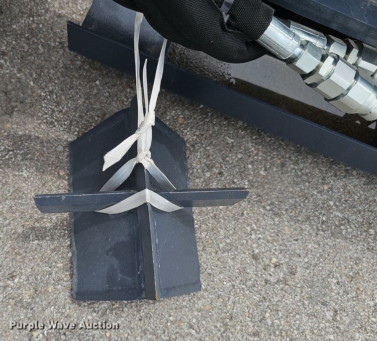 image for item IO9980 2024 Handy Attachments HLS35 skid steer log splitter