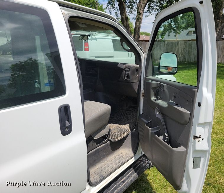 image for item KA9979 2009 Chevrolet  Express 1500 van